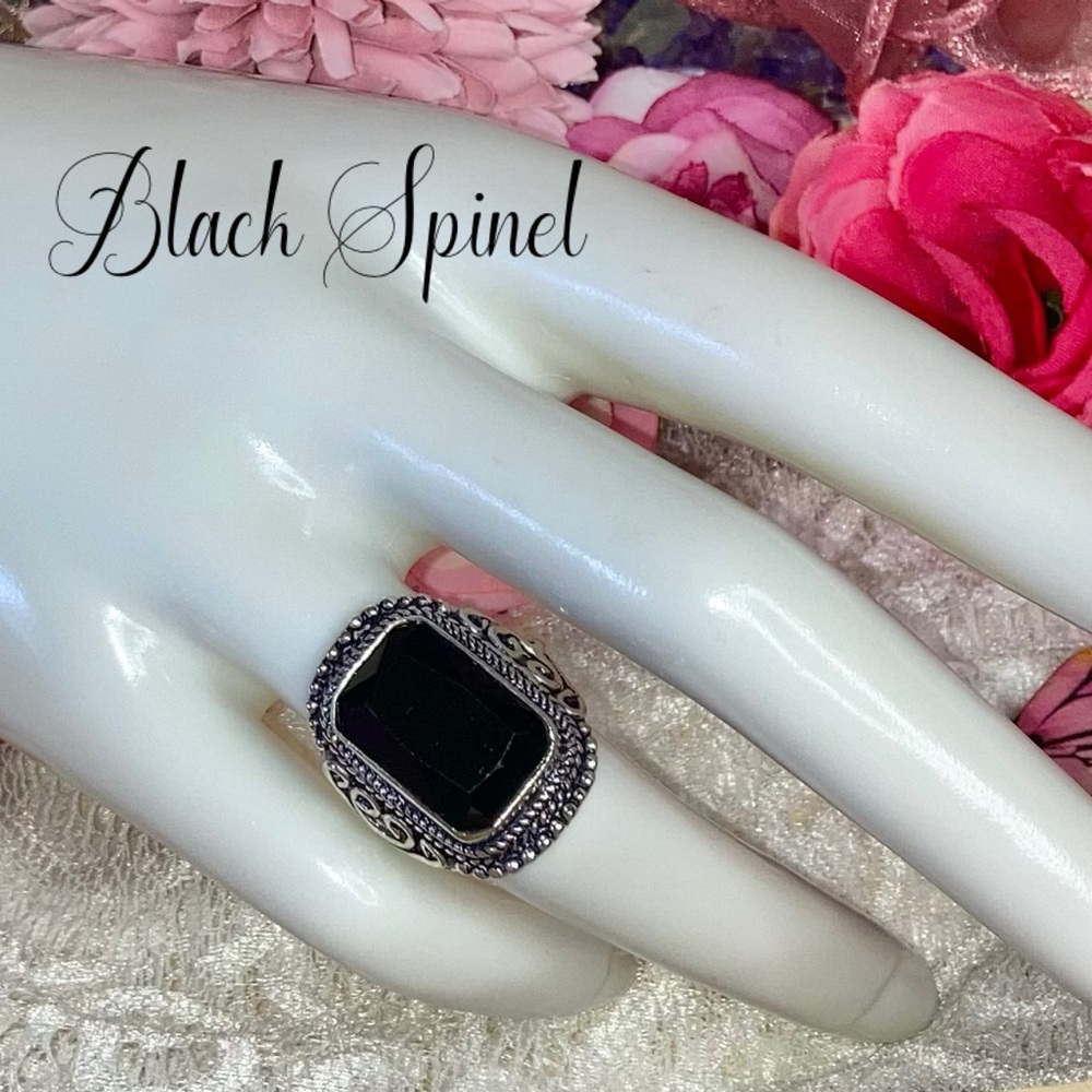 Black Spinel Shield Armor Vintage Style Ring